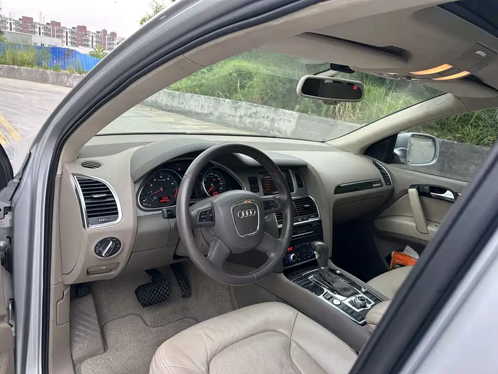 Audi Q7 — миниатюра 4