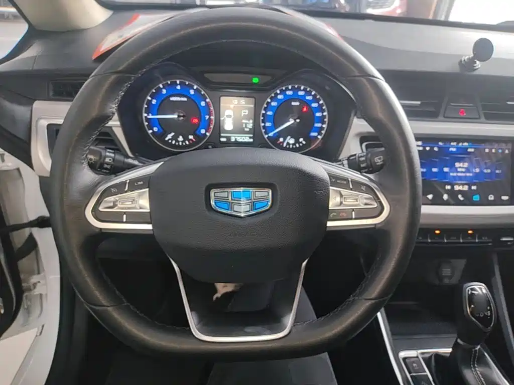 Geely Vision X3 — миниатюра 11