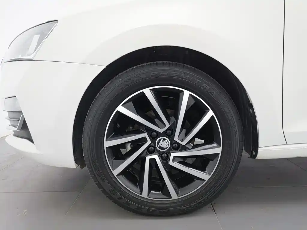 Skoda Rapid — миниатюра 17