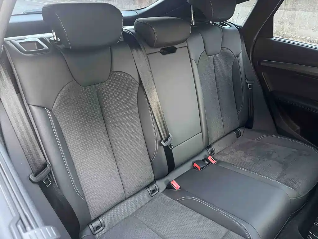 Audi Q5L Sportback — миниатюра 10