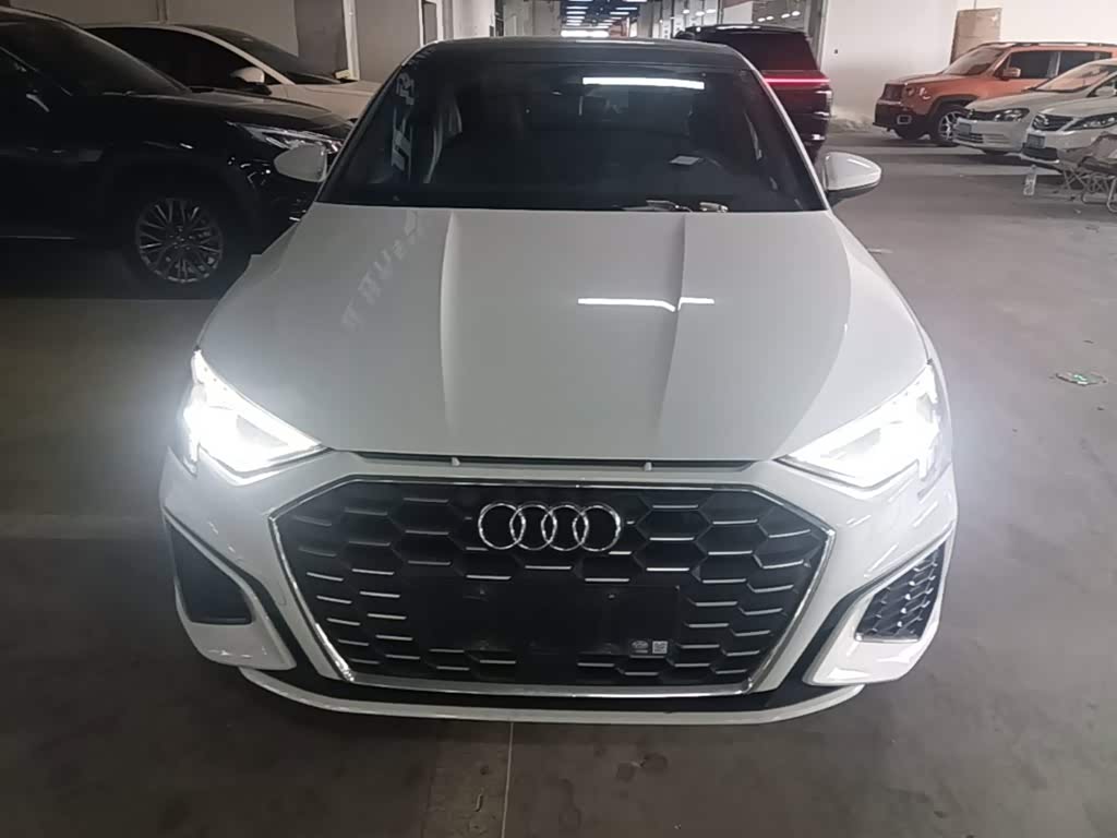 Audi A3 1.4 л 2023 г. Белый, пробег 48300 км