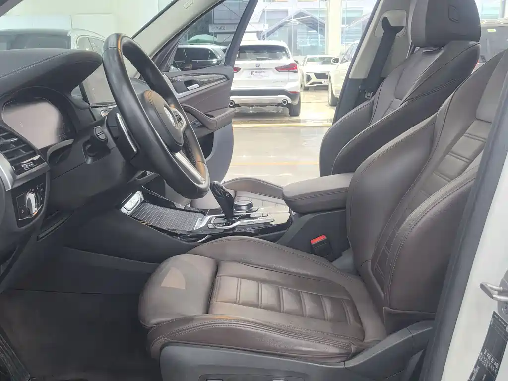 BMW X3 — миниатюра 8