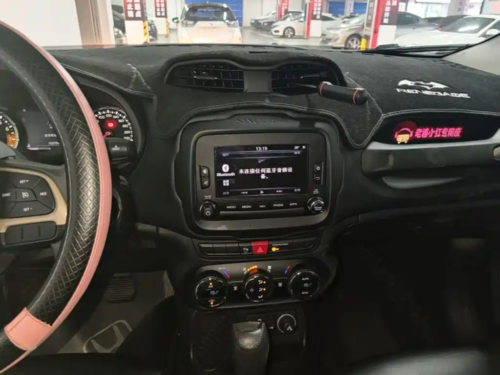 Jeep Renegade — миниатюра 13