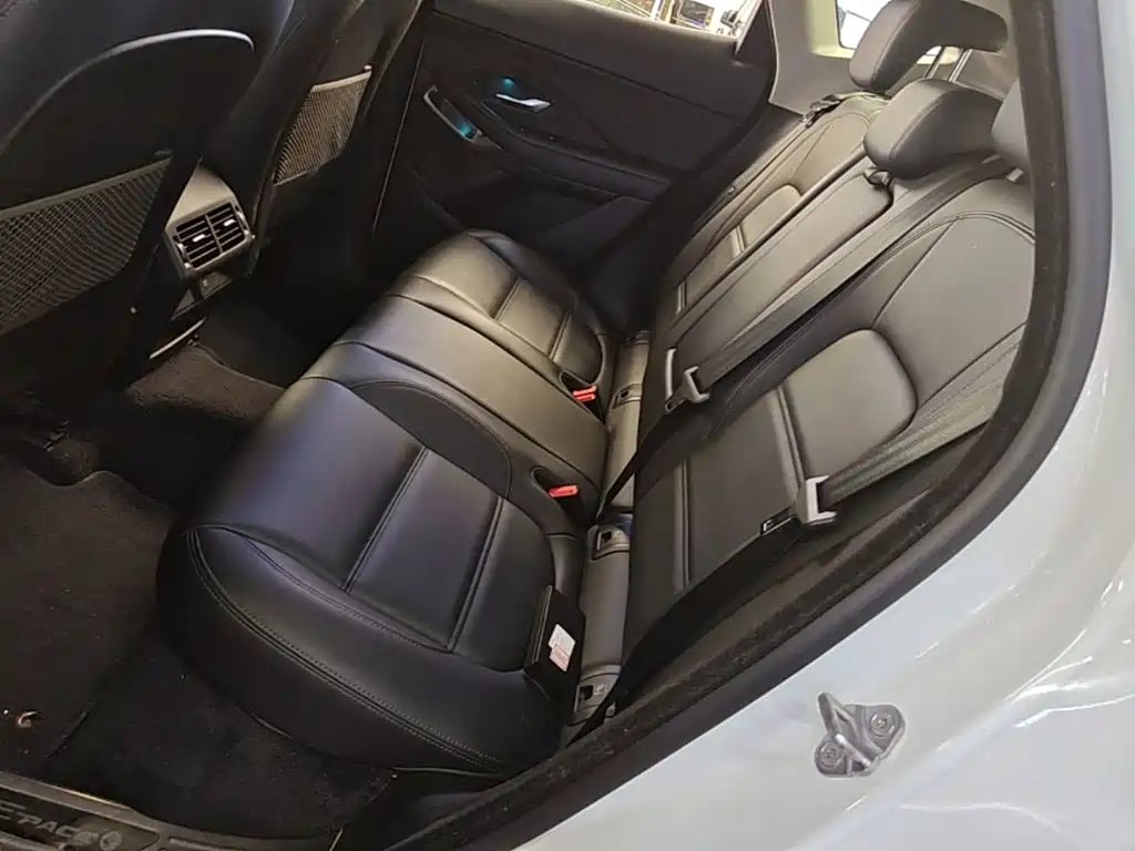 Jaguar E-PACE — миниатюра 17