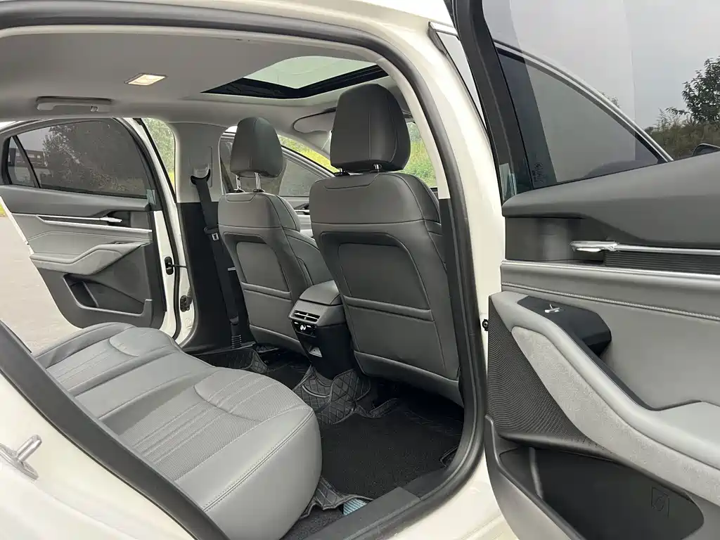 Ford Mondeo — миниатюра 16