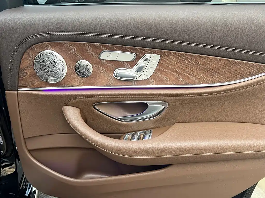 Mercedes-Benz E-Class — миниатюра 20
