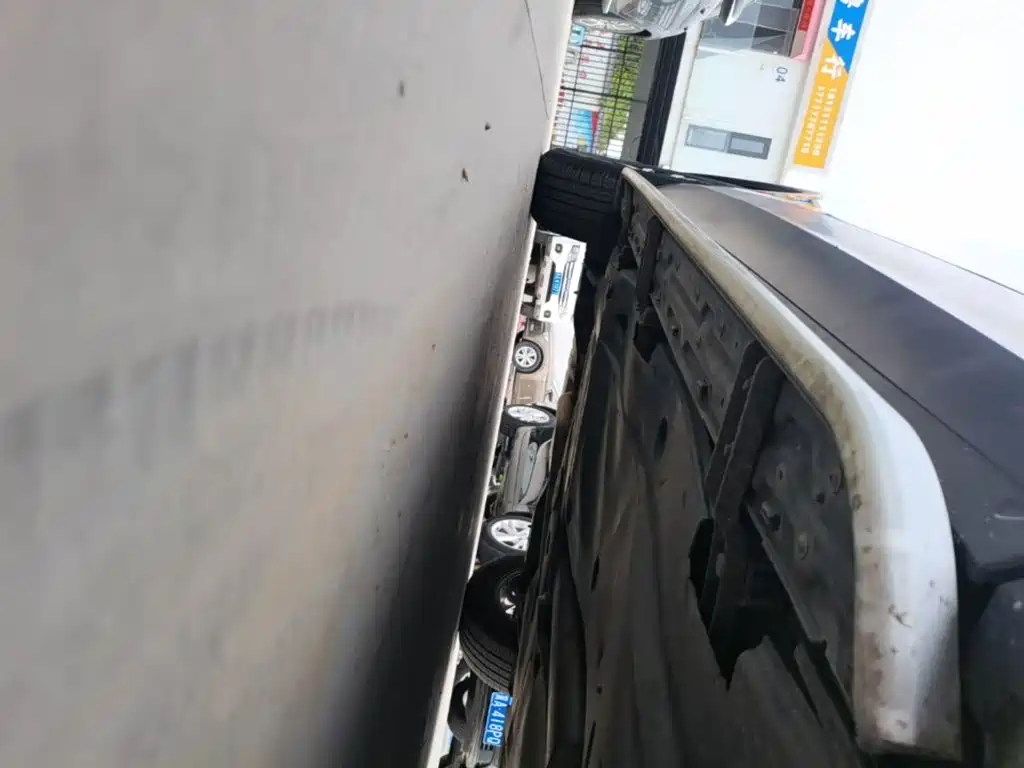 Volkswagen Tiguan L — миниатюра 21
