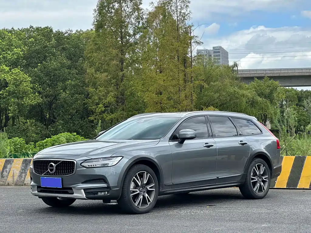Volvo V90