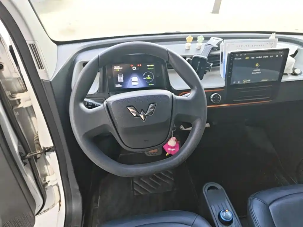 Wuling MINIEV — миниатюра 11
