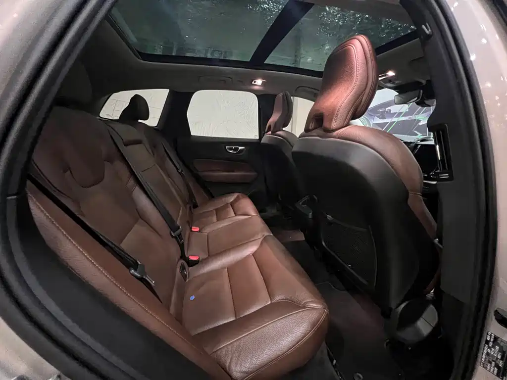Volvo XC60 — миниатюра 11