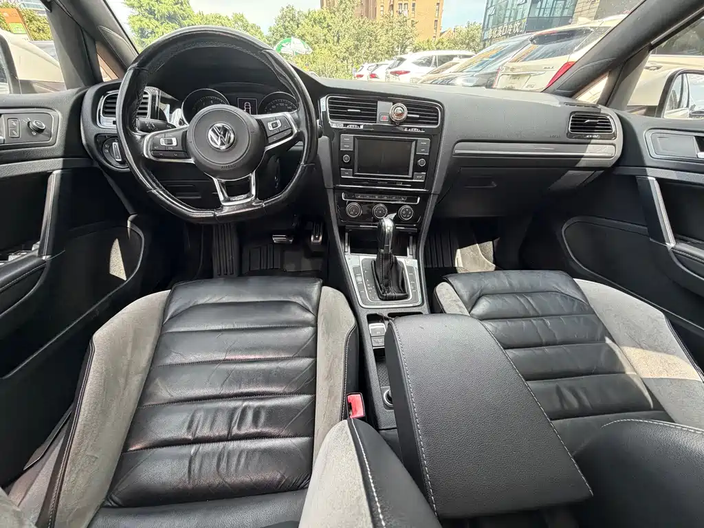 Volkswagen Golf — миниатюра 9
