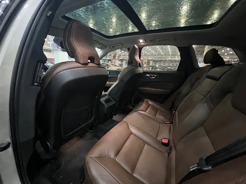 Volvo XC60 — миниатюра 10