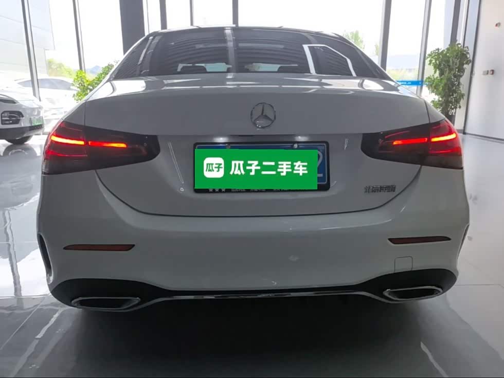 Mercedes-Benz A-Class 1.3 л 2021 г. Белый, пробег 44100 км