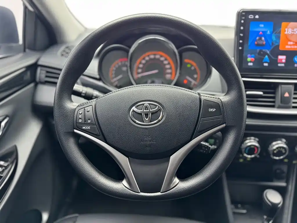 Toyota Yaris L — миниатюра 10