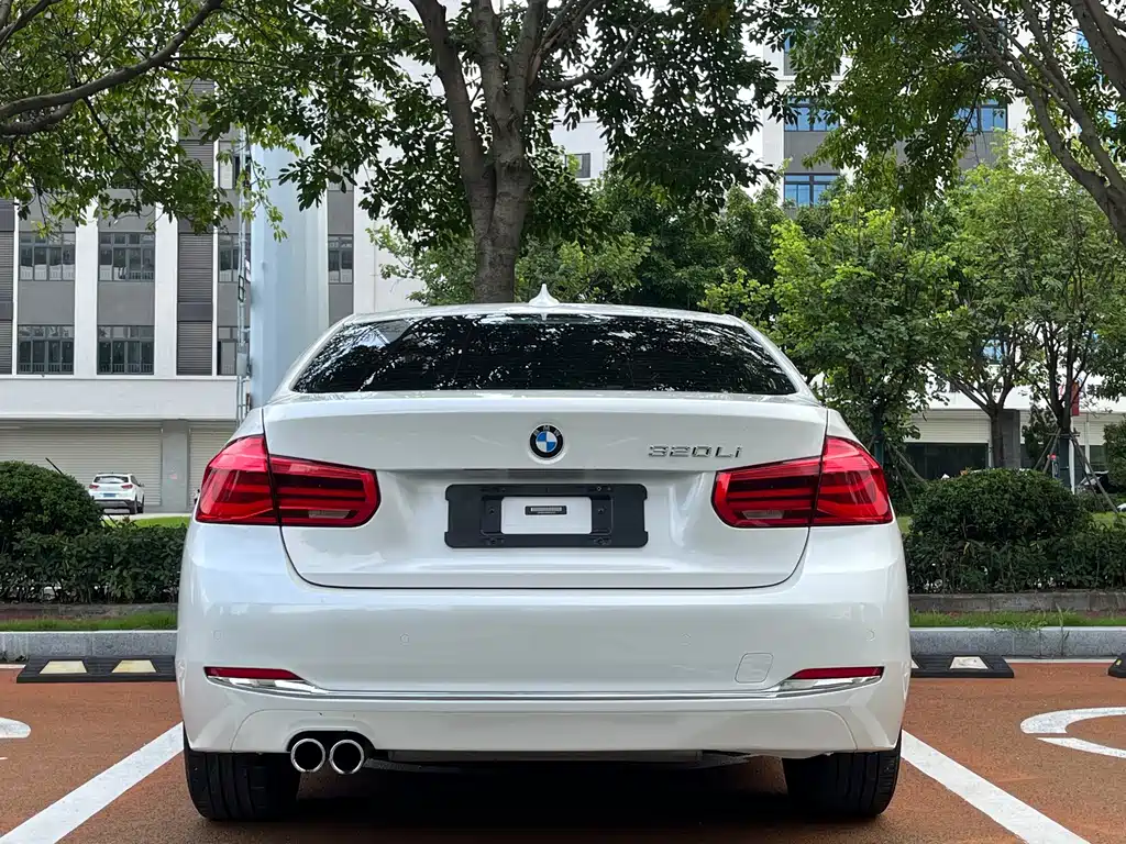 BMW 3 Series — миниатюра 8