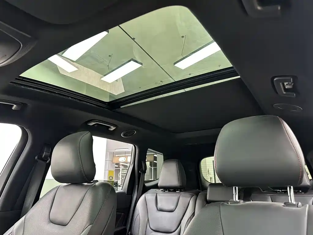 Ford Edge — миниатюра 13