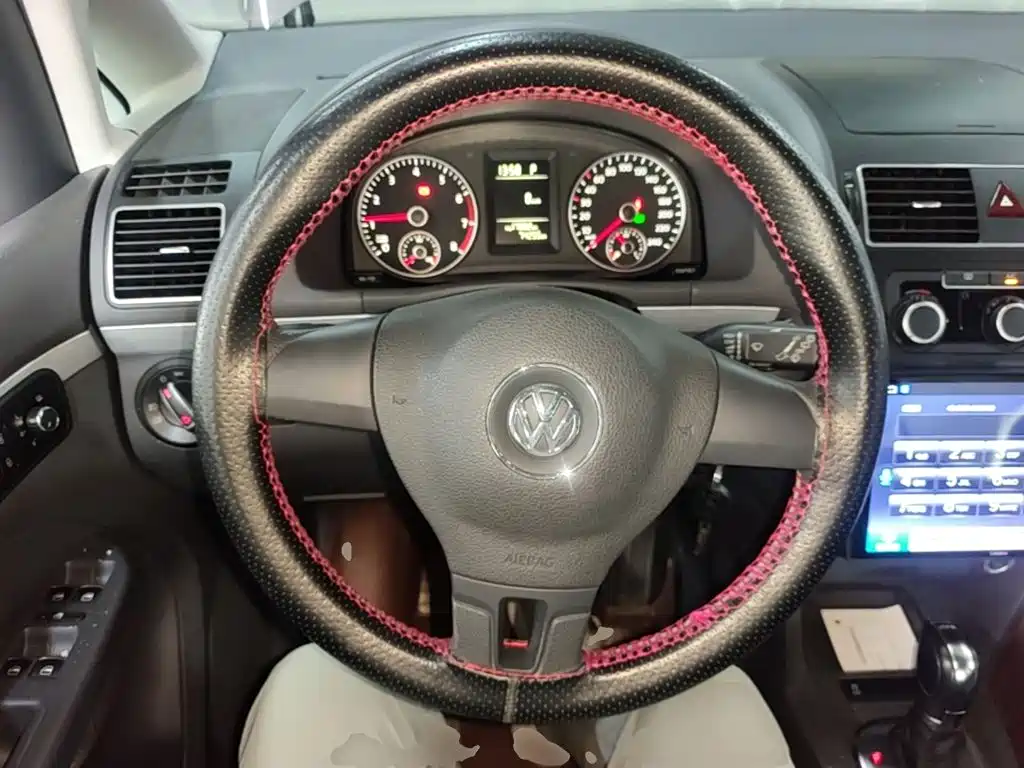 Volkswagen Touran — миниатюра 11