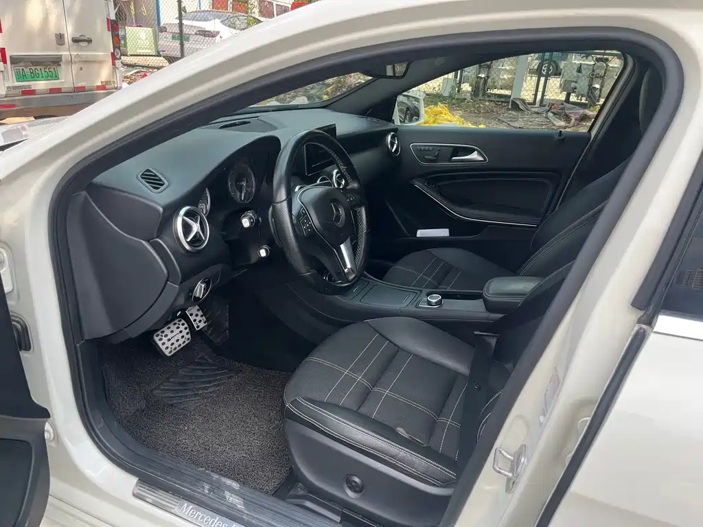 Mercedes-Benz A-Class (Import) — миниатюра 4