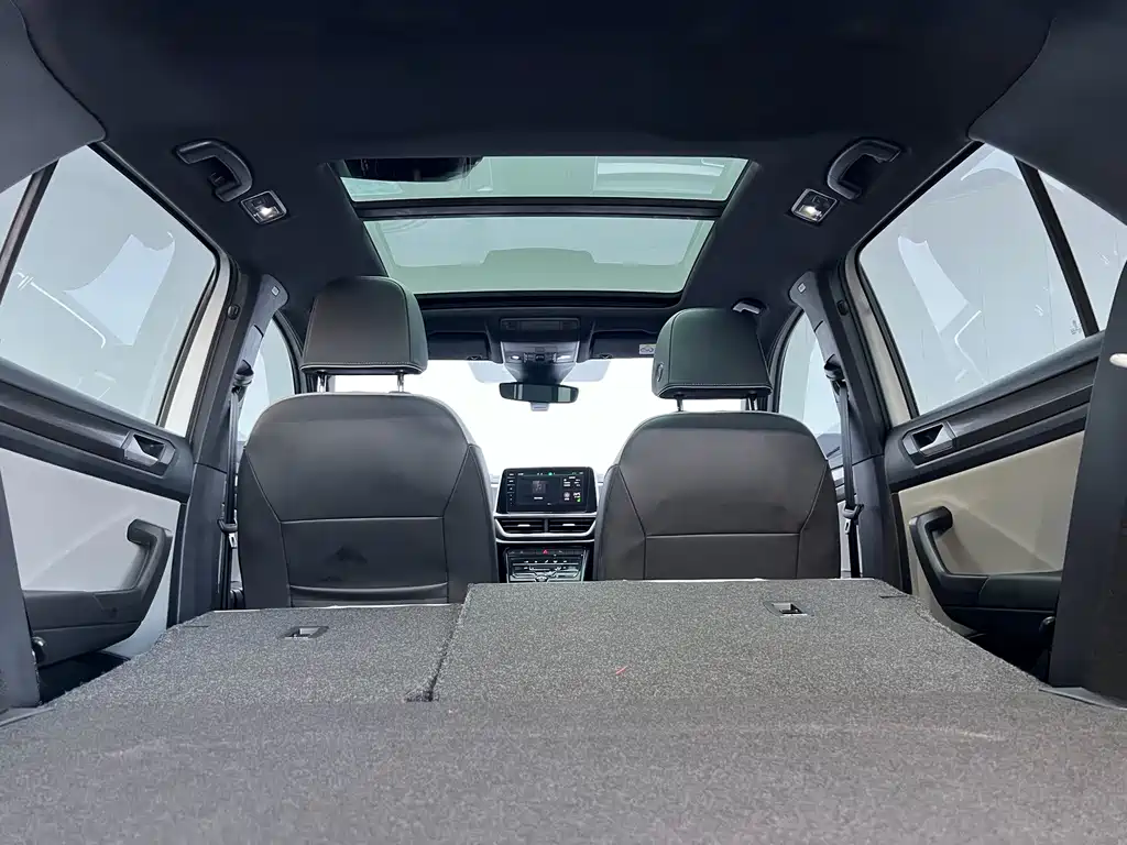 Volkswagen T-Roc — миниатюра 21