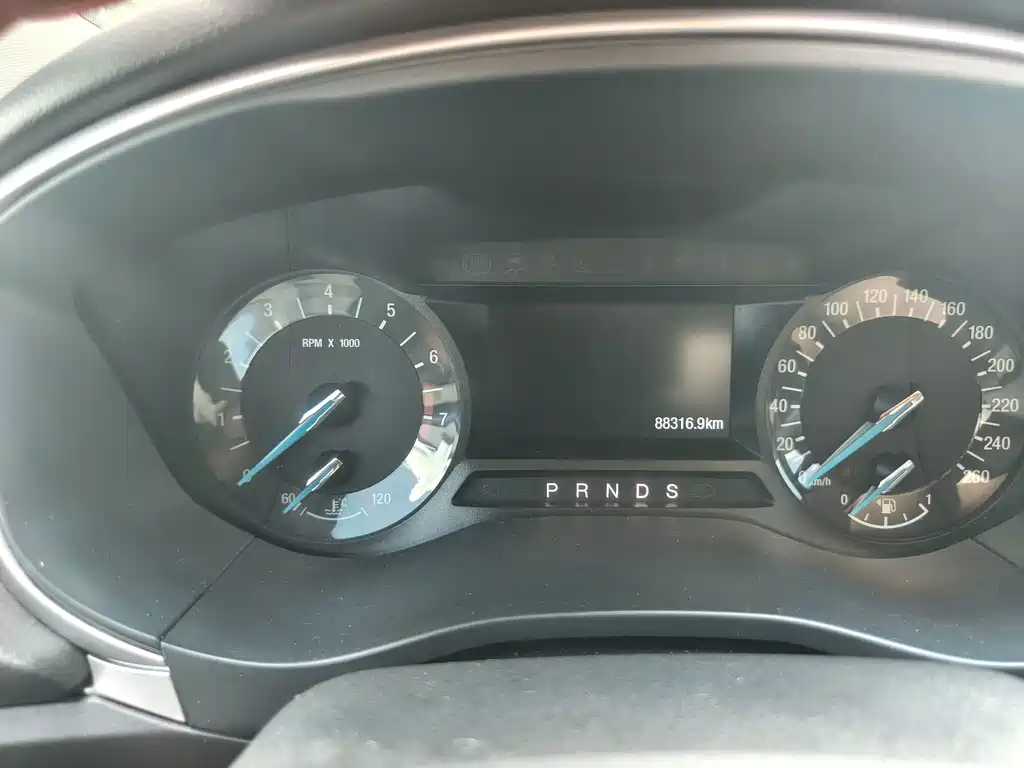Ford Mondeo — миниатюра 7