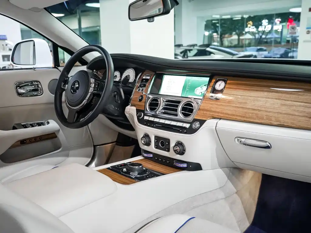 Rolls-Royce Wraith — миниатюра 11
