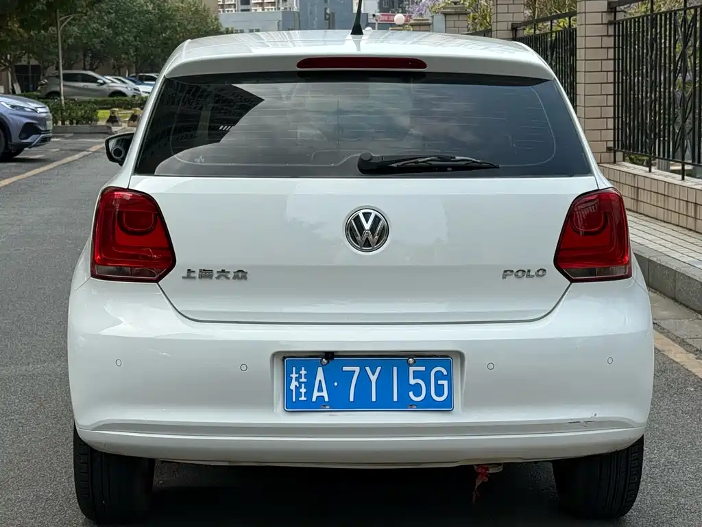 Volkswagen Polo 2014 1.4L MT
