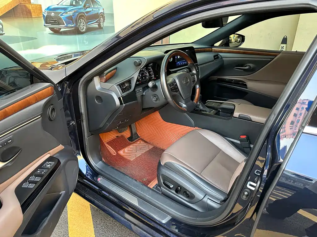 Lexus ES — миниатюра 15