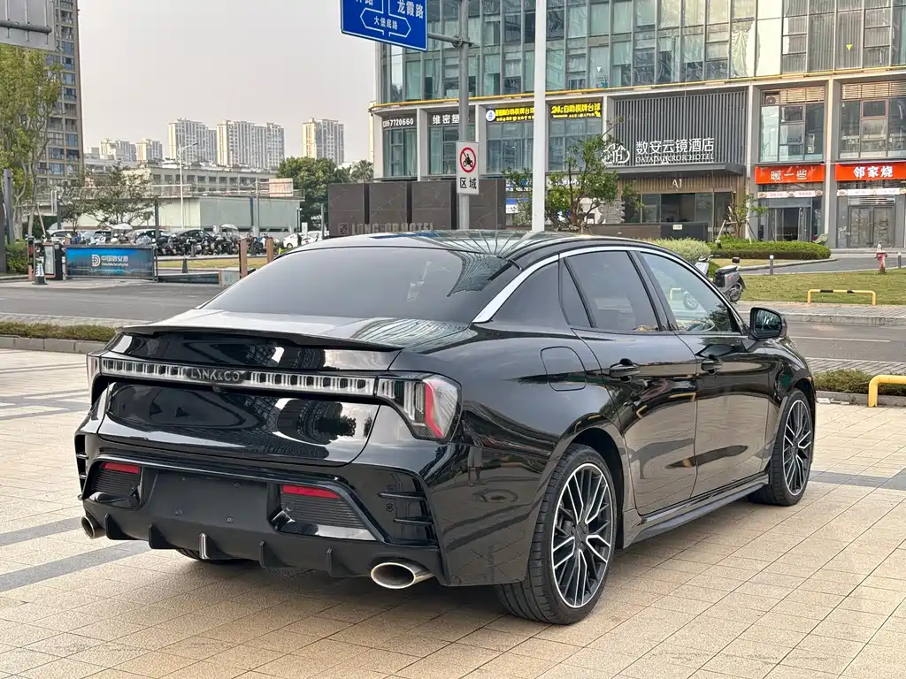Lynk & Co 03 — миниатюра 7