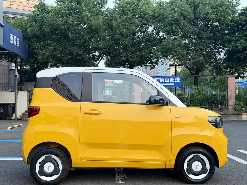 Wuling MINIEV — миниатюра 4
