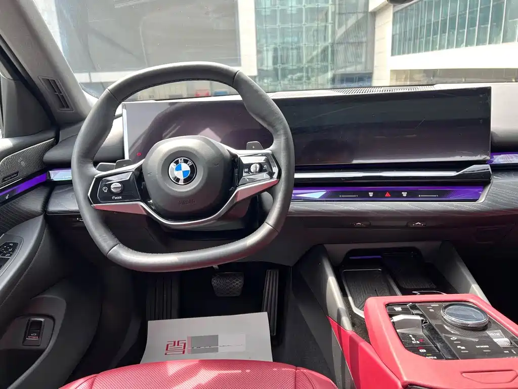 BMW 5 Series — миниатюра 4