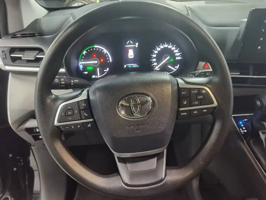 Toyota Granvia — миниатюра 11