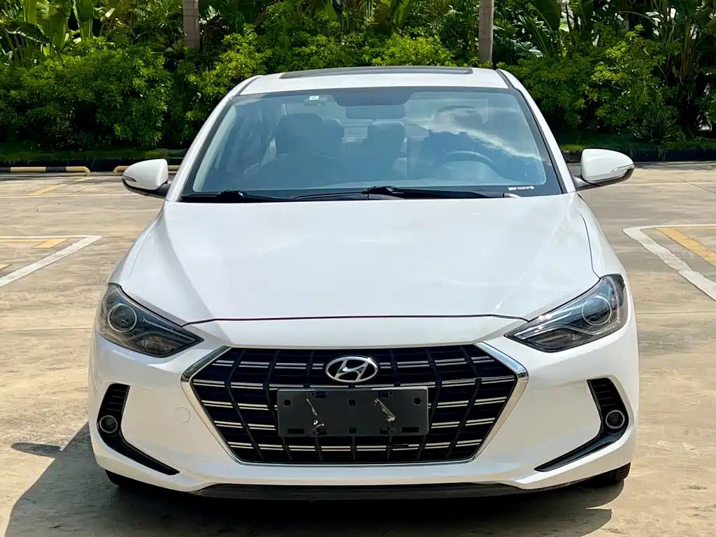 Hyundai Elantra — миниатюра 2
