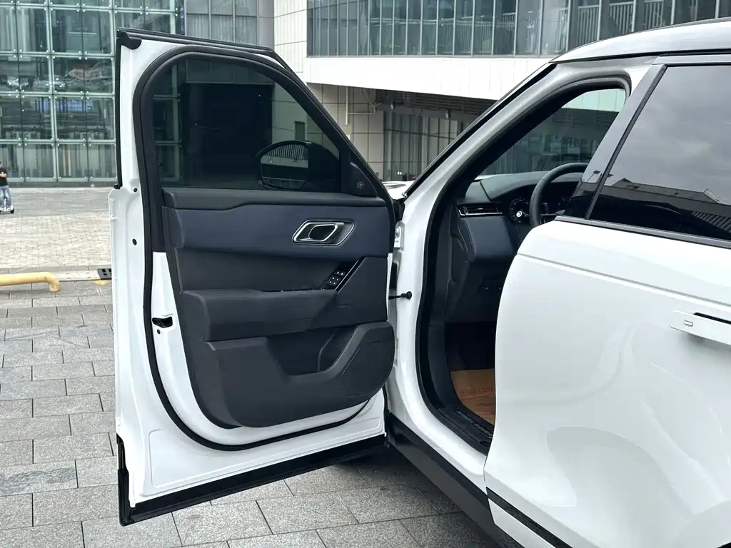 Land Rover Velar — миниатюра 12