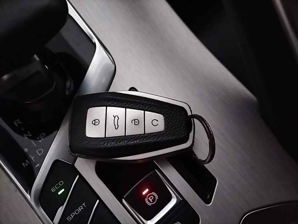 Geely Binyue 1.4 л 2022 г. Белый, пробег 24700 км