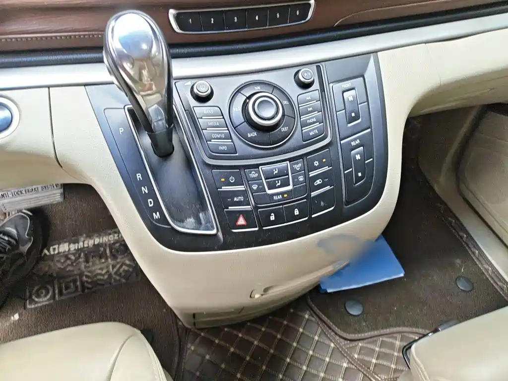 Buick GL8 — миниатюра 7