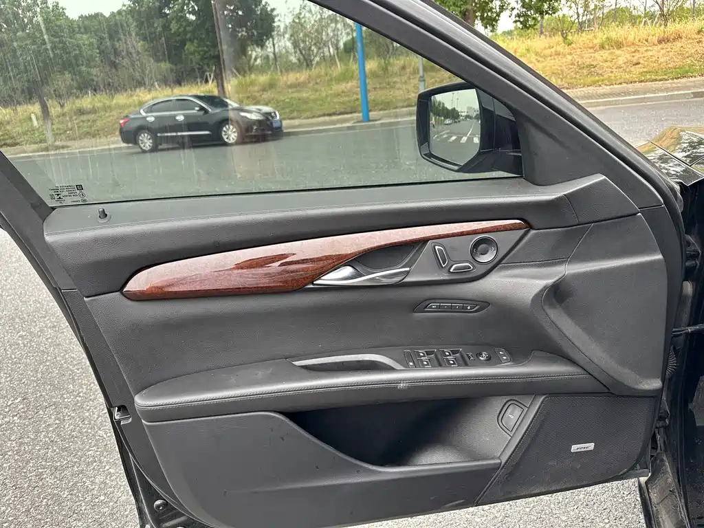 Cadillac CT6 — миниатюра 9