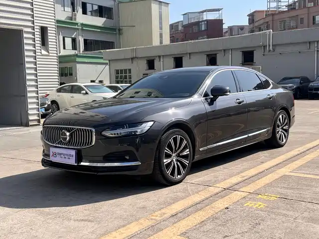 VOLVO S90 2021
