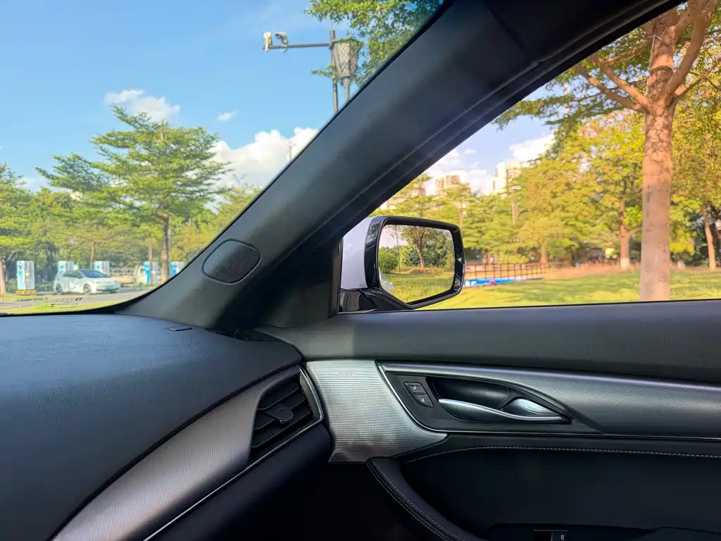 Cadillac CT5 — миниатюра 12