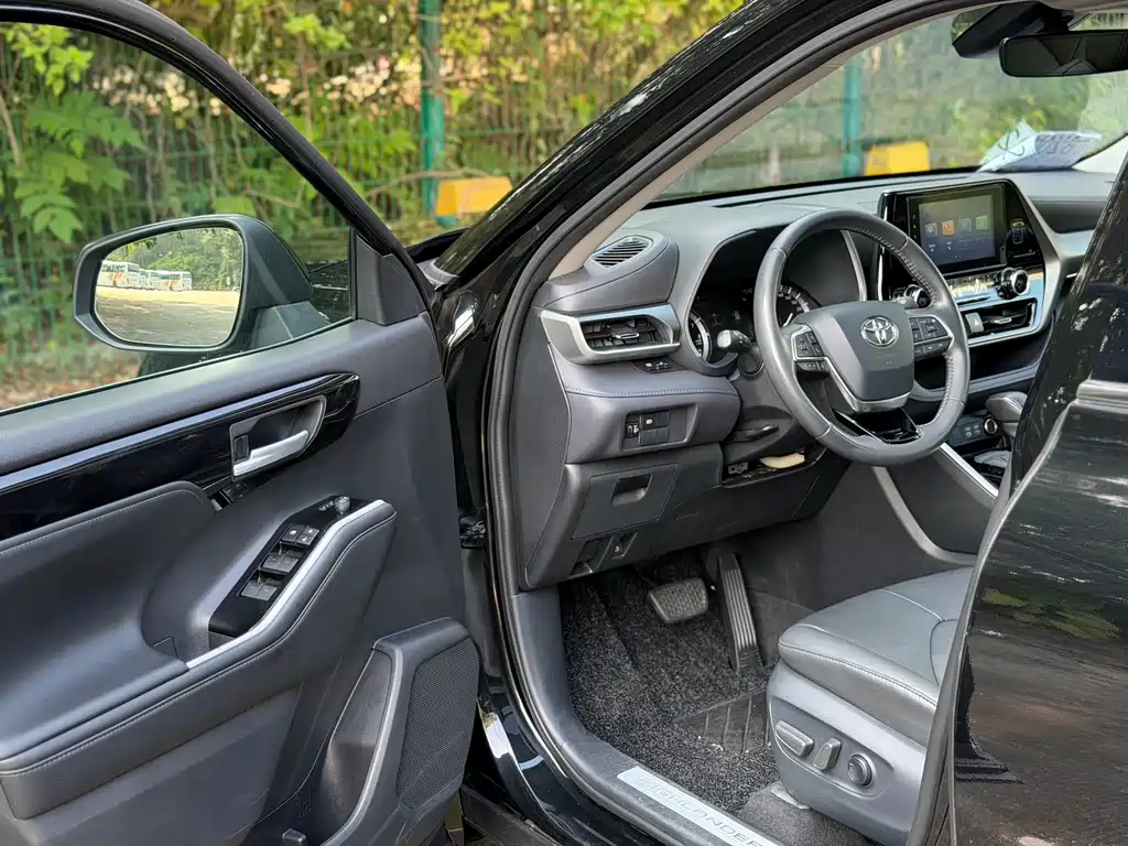 Toyota Highlander — миниатюра 11