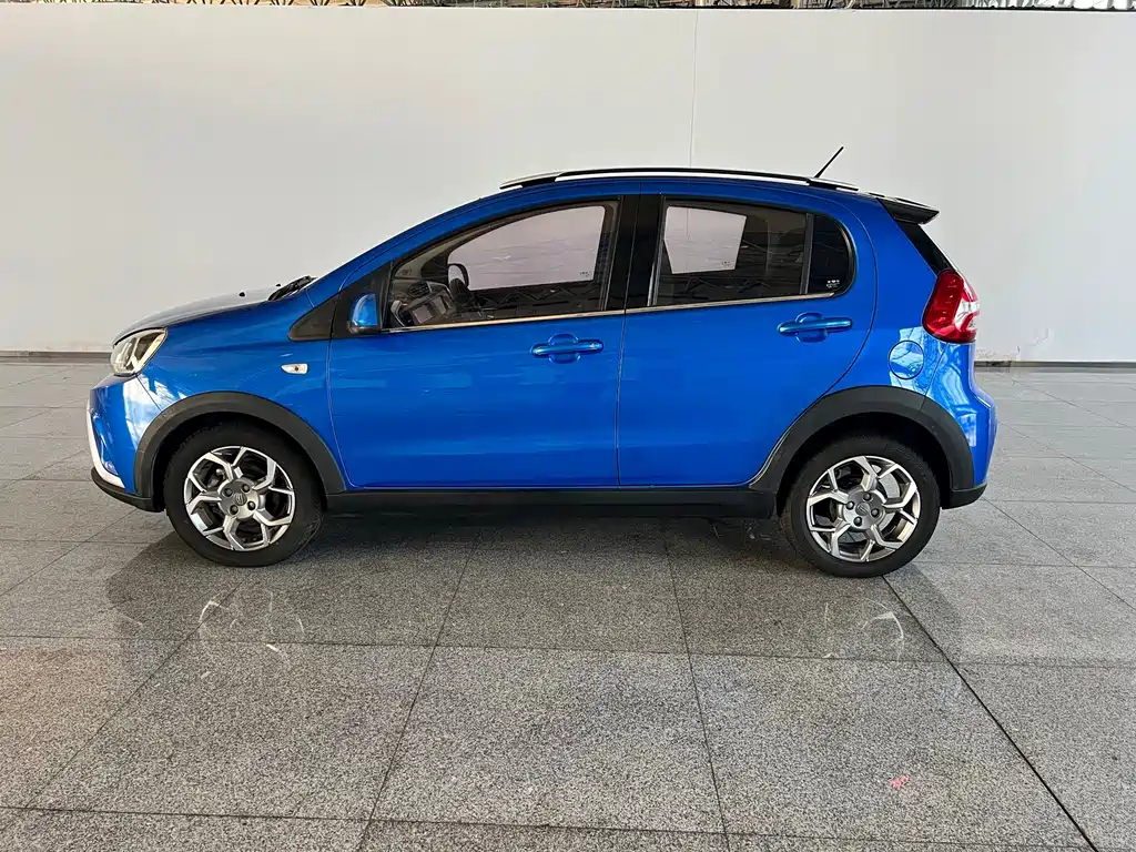 Geely Vision X1 — миниатюра 10