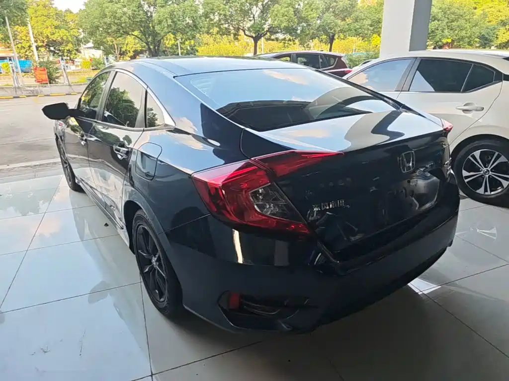 Honda Civic — миниатюра 5
