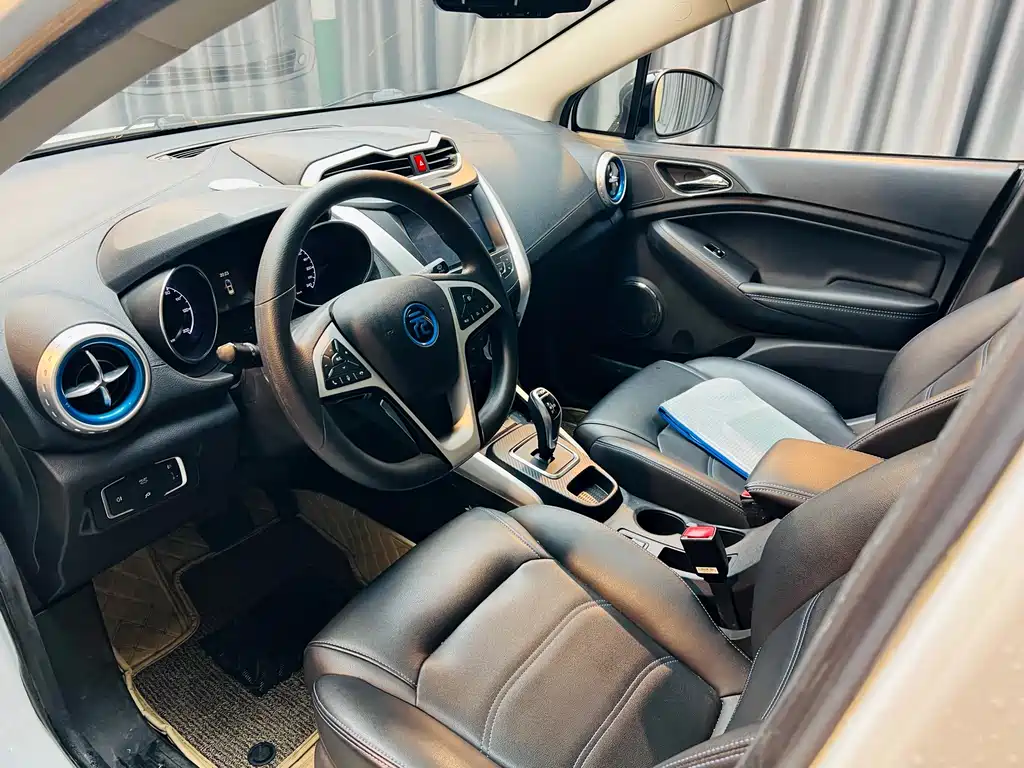 BYD Yuan EV — миниатюра 8