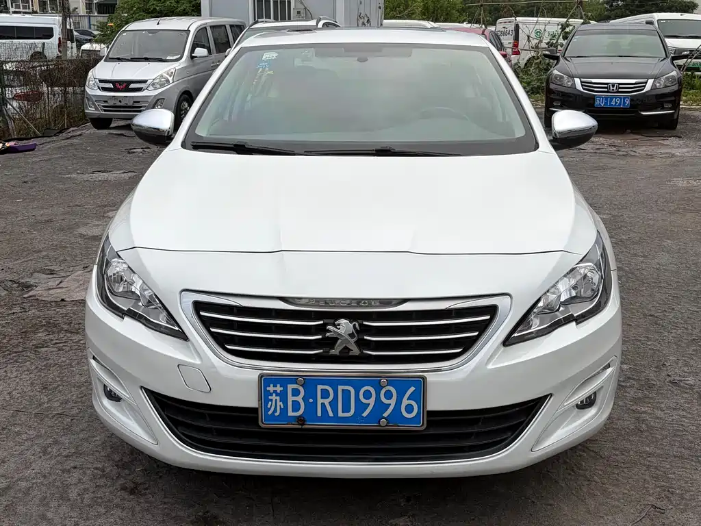 Peugeot 408 2014 1.8L AT Luxury