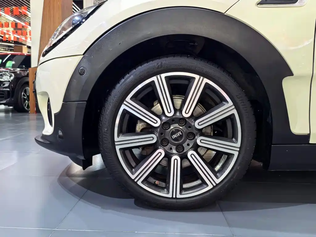 MINI Mini Clubman — миниатюра 21
