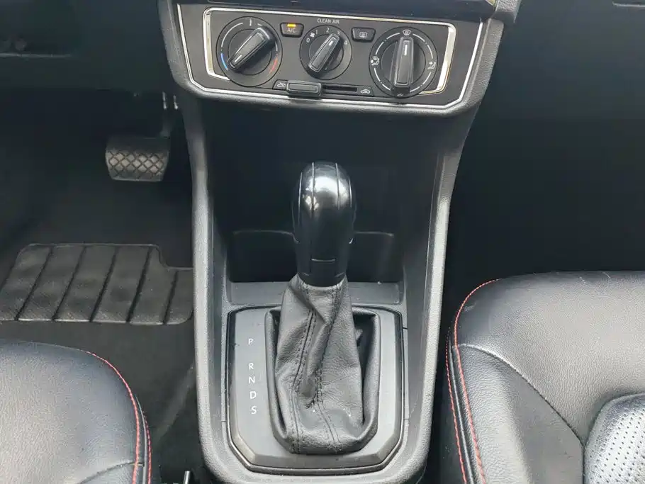 Volkswagen Santana — миниатюра 16
