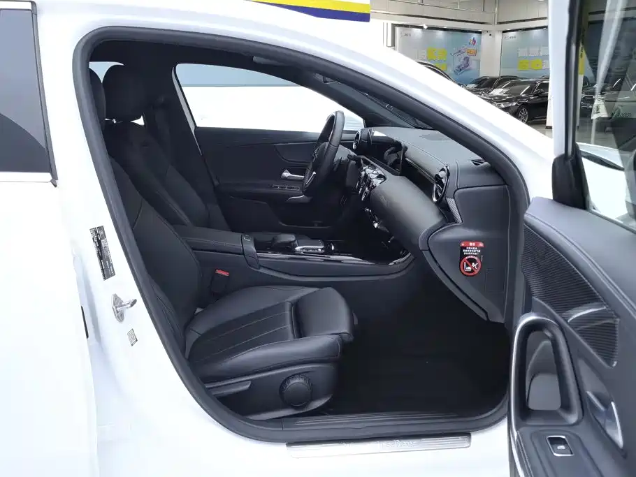 Mercedes-Benz A-Class — миниатюра 8