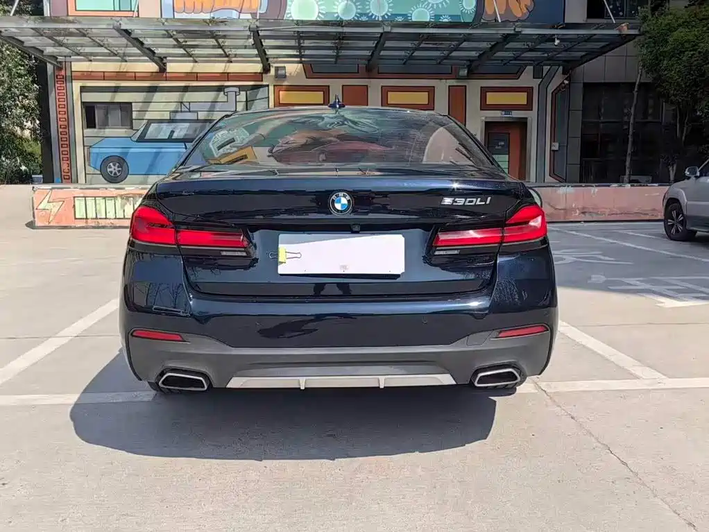 BMW 5 Series — миниатюра 18