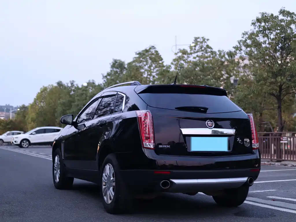 Cadillac SRX — миниатюра 5