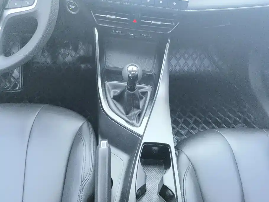 Roewe i5 — миниатюра 16