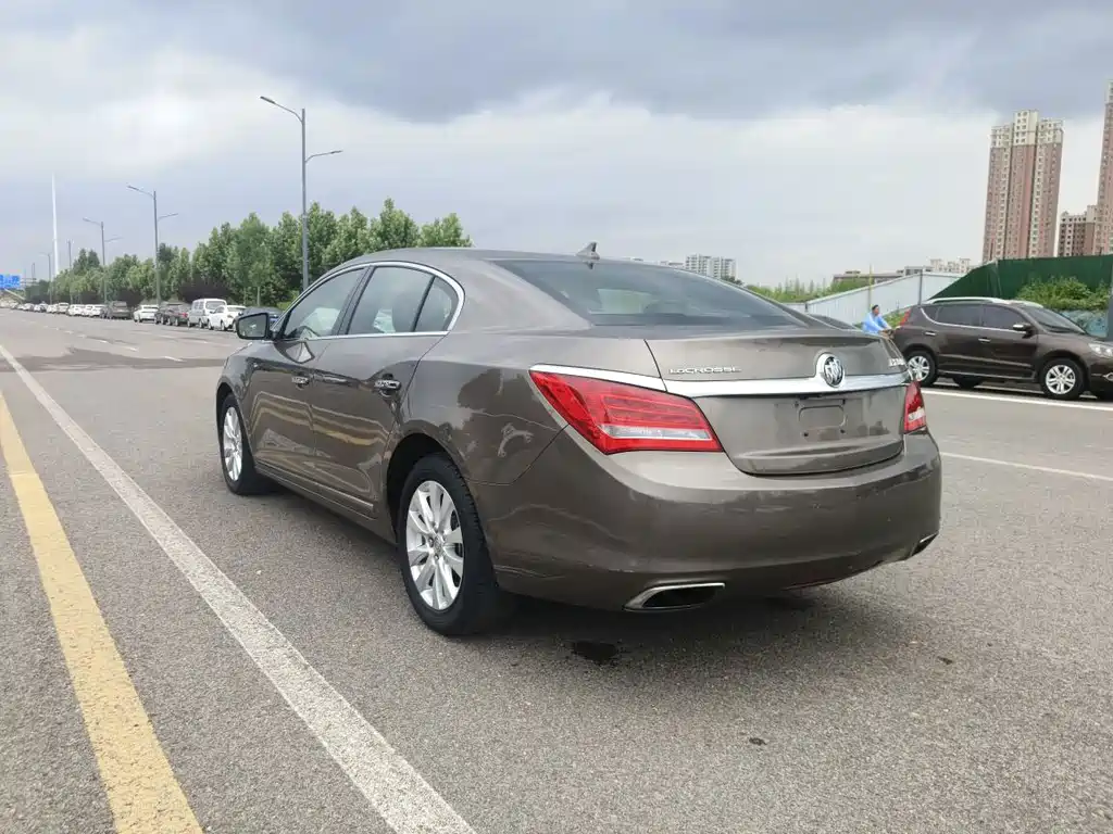 Buick LaCrosse — миниатюра 9